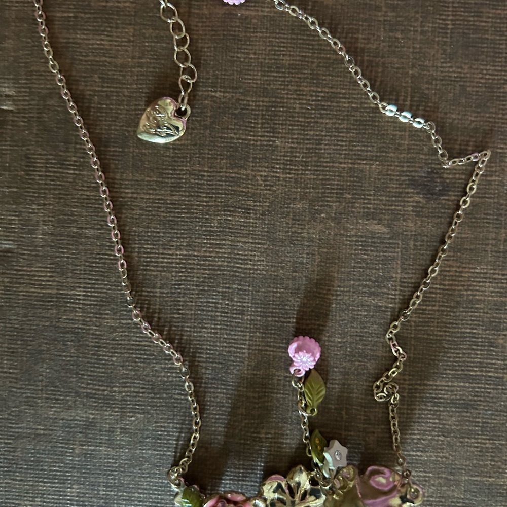 Betsey Johnson Pink Flowers Earrings, Necklace and Bracelet set - Picture 6 of 6